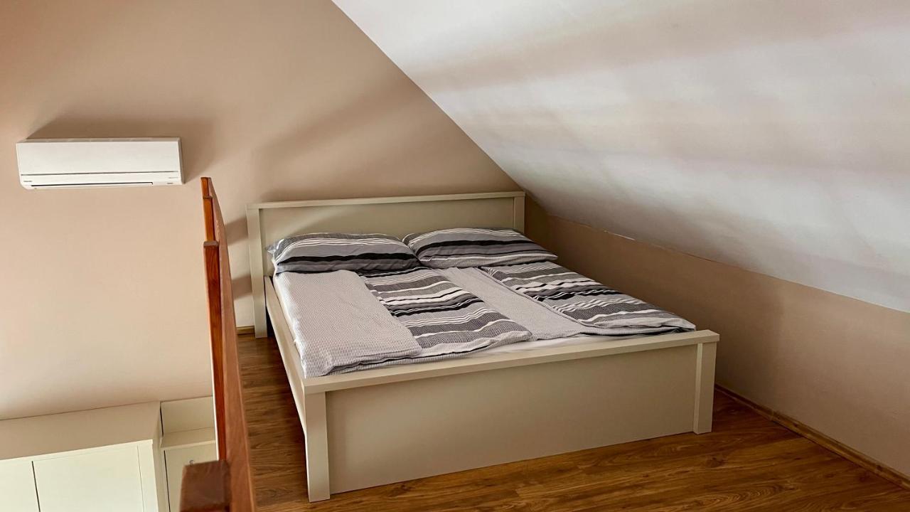 Gyula Var Premium Apartman Exterior foto