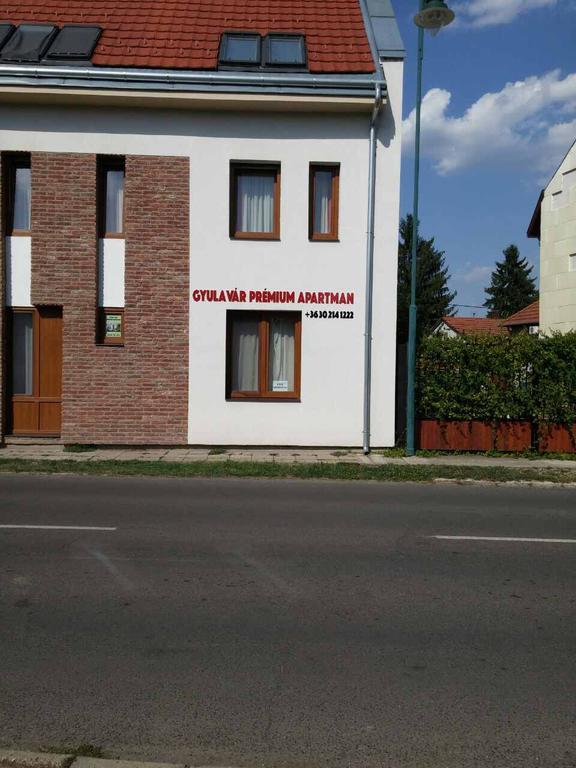 Gyula Var Premium Apartman Exterior foto